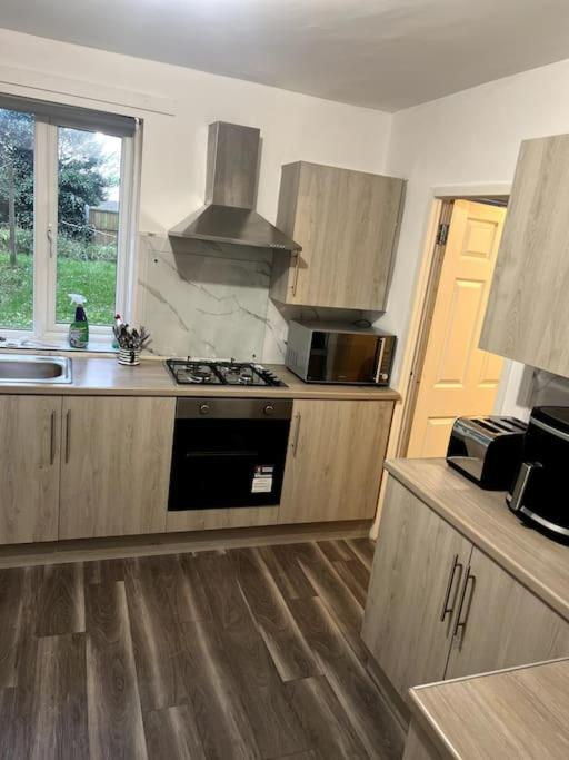 Spacious City Centre Home Near Hospital & M5 Worcester Buitenkant foto